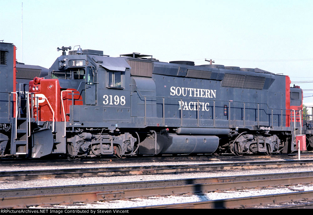 Southern Pacific GP40P-2 SP #3198